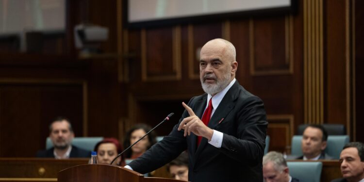 Kryeministri Rama në Prishtinë për mbledhjen e përbashkët të dy Kuvendeve