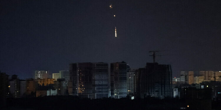 Sulmi i natës ruse në Kiev: Një i vdekur dhe shtatë të plagosur