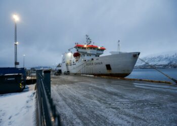 Norvegjia Sekuestron Anije me Ekuipazh Rus: Dyshime për Sabotim të Kabllove Nënujore