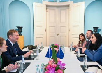 Takim i Presidentes Osmani dhe Kryeministrit Kurti me të Dërguarin e Ri të BE-së për Dialogun Kosovë-Serbi