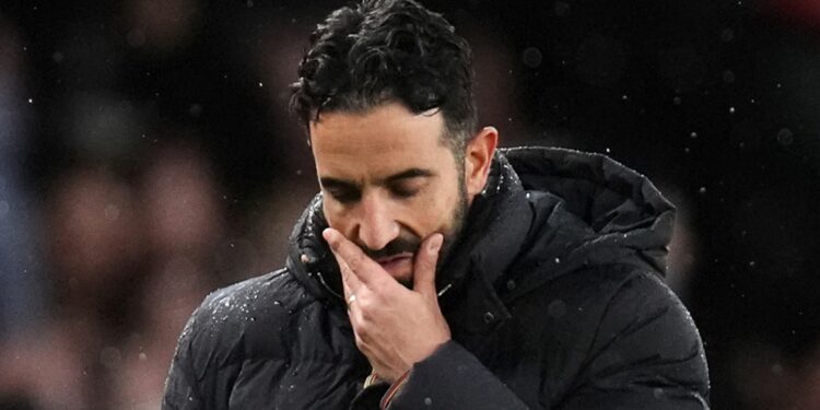 Ruben Amorim thotë se Manchester United po “merr disa rreziqe” me strategjinë pas një dritareje të qetë të transferimeve në janar.