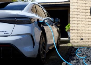 BYD prezanton teknologjinë e re të karikimit dhe planifikon ndërtimin e një rrjeti të ri stacionesh në Kinë