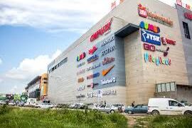 Grabitje e Armatosur në Afërsi të Albi Mall në Prishtinë, Dyshohet për Të Plagosur