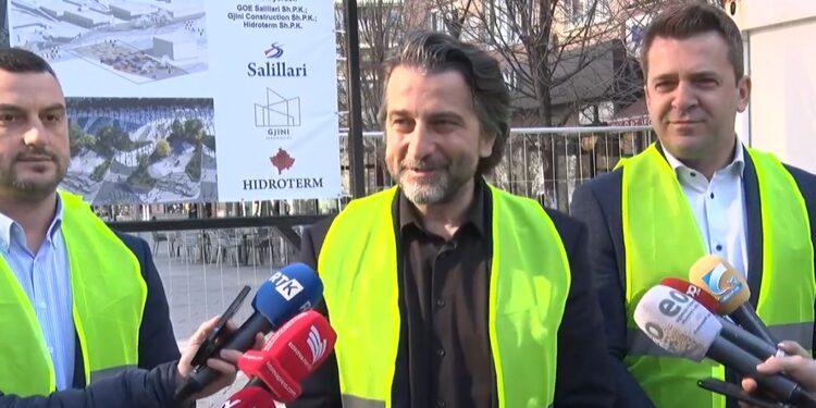 Rama gjatë nisjes së punimeve në sheshin “Xhorxh Bush”: Do të transformohet kryeqyteti