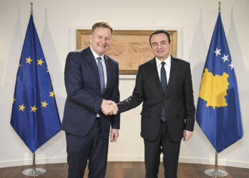 Kryeministri Albin Kurti Mirëpret Përfaqësuesin e Posaçëm të BE-së, Peter Sørensen, dhe Kërkon Heqjen e Masave Kufizuese ndaj Kosovës