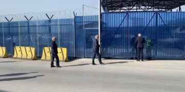 Dita e dytë e vizitës në Kosovë: Vëllezërit e vizitojnë Hashim Thaçin në zyret e EULEX-it