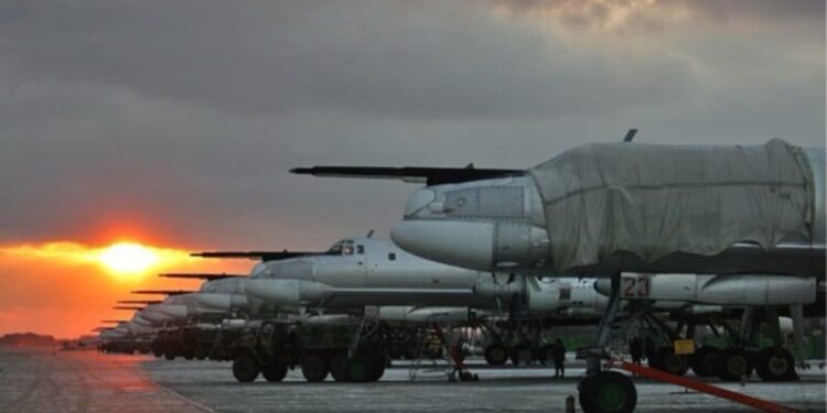Ukraina bombardoi bazën ajrore ruse në Saratov, u raportua për shpërthime të raketave