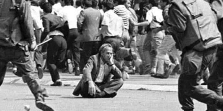 1981, 44 vjet pas demostratave studentore.