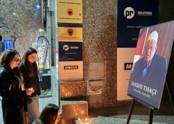 Ndizen qirinj përkujtues për Haxhi Thaçin në Prishtinë