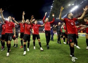 Vuçiqi dhe planet e tijë me vendosjen e traktorëve në Beograd.