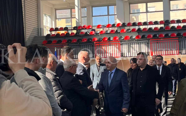 Mustafa, Haziri dhe Dumoshi Shkoin për Ngushëllime te Familja Thaçi