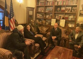 Vjosa Osmani e Rifat Jashari shkojnë në kullën e Haradinjave për Epopenë e Dukagjinit