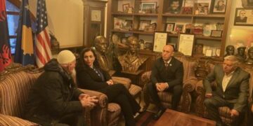 Vjosa Osmani e Rifat Jashari shkojnë në kullën e Haradinjave për Epopenë e Dukagjinit