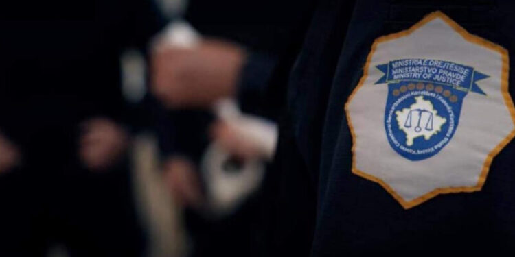 ‘Çift me të meta psiqike’: Nëna ndalohet pasi u tentoi t’iu bëjë keq fëmijëve, edhe foshnjes 2 javëshe