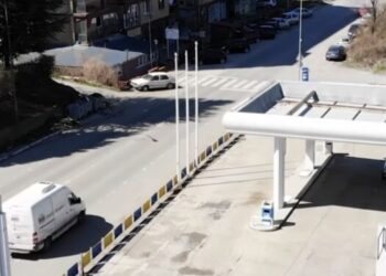 U hap me pompozitet, por “Veda Petrol” mbyllet për shkak të bojkotit nga qytetaret serb.
