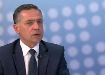 Isufi i AAK-së thotë se ka komunikime të opozitës për formimin e qeverisë së re