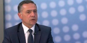 Isufi i AAK-së thotë se ka komunikime të opozitës për formimin e qeverisë së re