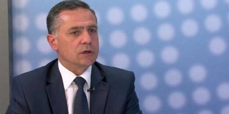 Isufi i AAK-së thotë se ka komunikime të opozitës për formimin e qeverisë së re