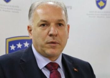 Prokuroria ngrit aktakuzë ndaj ministrit të Kurtit dhe djalit të tij, kërcënuan me jetë dy persona