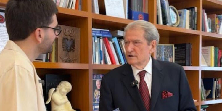 Burim Pacolli “harron” Abdixhikun, nisë fushatën për Sali Berishën