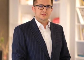 Mustafa i reagon Çekut: A po na tregon qysh i ndave subvencione vëllaut tënd?