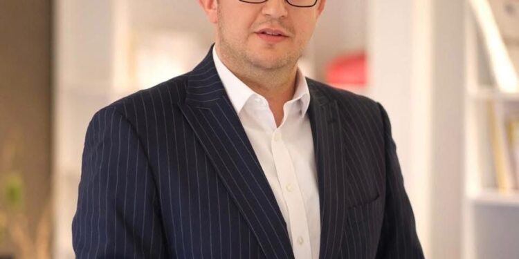 Mustafa i reagon Çekut: A po na tregon qysh i ndave subvencione vëllaut tënd?