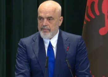 Rama jep lajmin: Nga janari i vitit 2026, paga minimale do të bëhet 500 euro