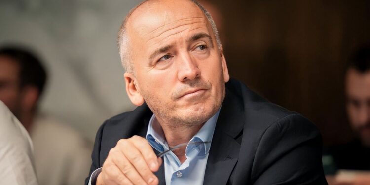 Gazmend Muhaxheri i LDK’s e le të hapur mundësin e kolaicionit me PDK’n. 