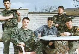 “Aksionet e Thaçit me shokë kundër policisë serbe”, artikulli i 1993: Partitë në Kosovë thonin se forcat serbe po vriten mes vete.