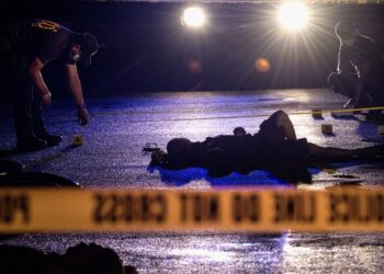 Të shtëna me armë në Vushtrri, dyshohet për 2 të vrarë.