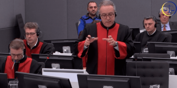 Avokati i Hashim Thaçit sqaroj kërkesën për pjesëmarrje në varrim: “Kërkesa është dorëzuar dje para orës 14:00”