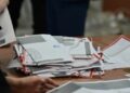 Përfundon rinumërimi i 50 vendvotimeve, fillon shqyrtimi i fletëvotimeve të pavlefshme nga votimi me postë në Prishtinë
