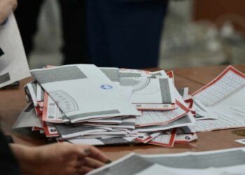 Përfundon rinumërimi i 50 vendvotimeve, fillon shqyrtimi i fletëvotimeve të pavlefshme nga votimi me postë në Prishtinë