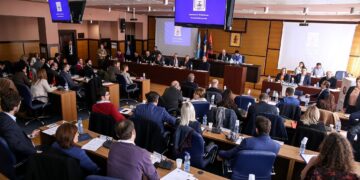 Vetëvendosjes në Prishtinë i largohen dy asamblistë