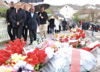 Ramush Haradinaj, Kryetar i AAK-së, përkujton 106 martirët e Pastaselit dhe Burimit