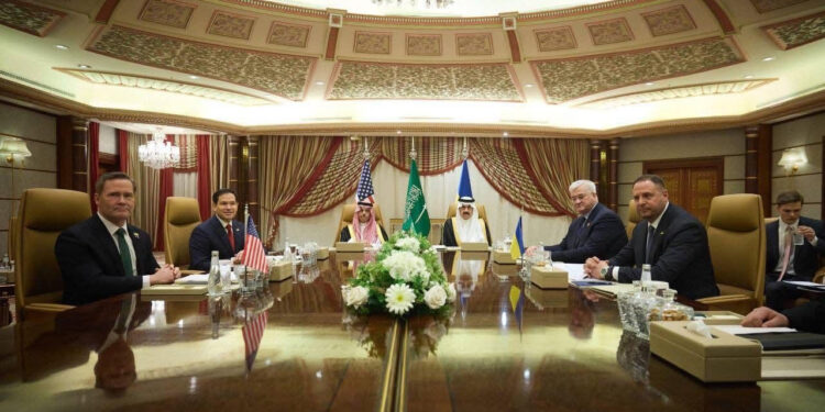 Nisin bisedimet SHBA-Ukrainë.