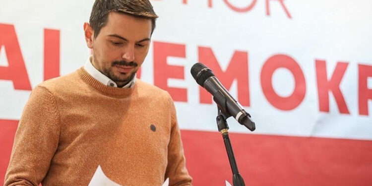 Syla i quajti “Forja më e shkurt në botë” PSD’n, Bardh Ahmeti thumbon Valon Sylën.