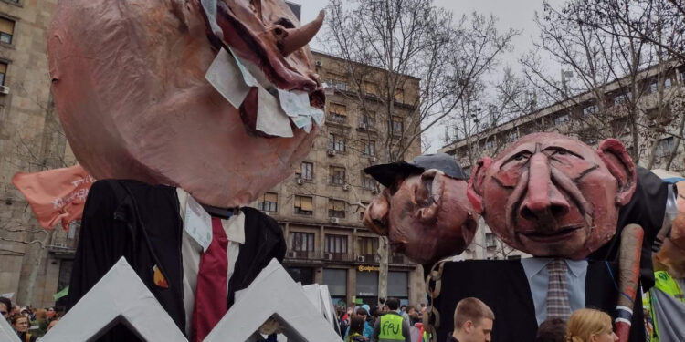 Vlerësohet se në Beograd dolën rreth 800.000 protestues, ndërsa MPB thotë se ishin 107.000.