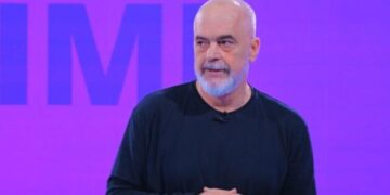 Rama flet para hapjes së fushatës: Berisha në hall, LaCivita turist, Basha fenomen!