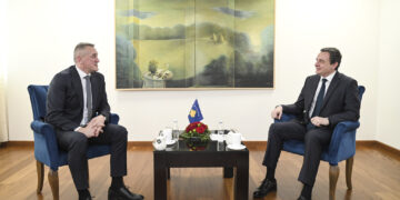 Kryeministri Kurti takon Nenad Rashiq për formimin e qeverisë së re