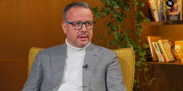 “Kosova gati sikur Palestina”, Kajtazi akuzon Kurtin për dështime dhe korrupsion