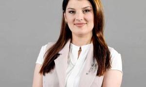 Deputetja e re e PDK-së afër Albin Kurtit në Kaçanik