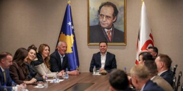 Abdixhiku ndan pamje nga takimi i parë i Grupit të ri Parlamentar të LDK’së