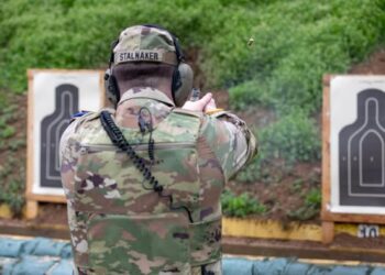 Ushtarët e KFOR-it kreun kualifikim të armëve në Kosovë për ruajtjen e sigurisë dhe gatishmërisë