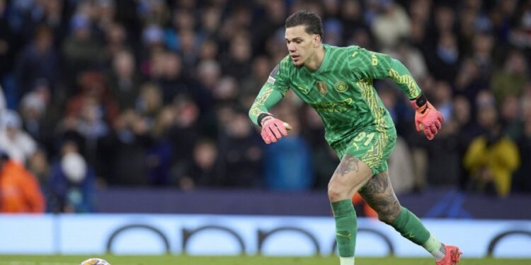 Zbulimi i pazakontë i Ederson: Një palë të brendshme për 8 vjet