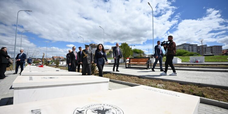 Presidentja Osmani: Dëshmorët janë themeli i lirisë