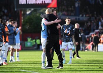 Guardiola i trishtuar për largimin e Kevin De Bruyne: “një pjesë e jonë po largohet”