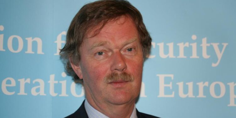 Ish-ambasadori holandez në Kosovë: Nëse Thaçi dënohet, do të ishte turp dhe skandal për gjykatën