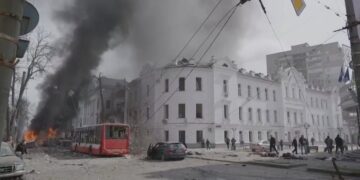 Rrëzohet avioni F-16, Rusia i vë zjarrin edhe Odesës: Sulm masiv mbi Ukrainë