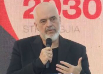 Rama takim me bizneset: Do të eksportojmë makina ushtarake “Made in Albania”